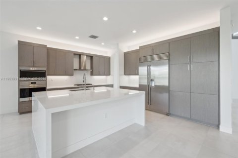 Casa en alquiler en Palm Beach Gardens, Florida, 5 dormitorios, 396.41 m2 № 2026423 - foto 17