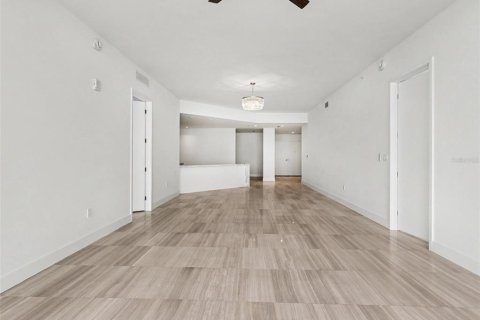Condominio en alquiler en Tampa, Florida, 3 dormitorios, 223.34 m2 № 2314155 - foto 7
