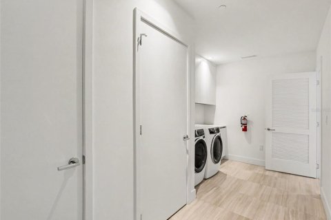 Condominio en alquiler en Tampa, Florida, 3 dormitorios, 223.34 m2 № 2314155 - foto 27