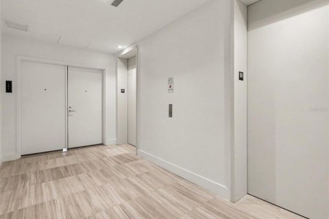 Condominio en alquiler en Tampa, Florida, 3 dormitorios, 223.34 m2 № 2314155 - foto 5
