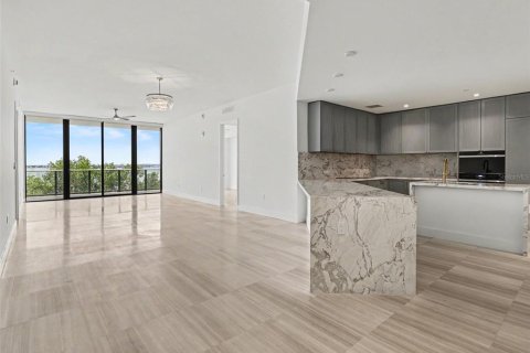 Condominio en alquiler en Tampa, Florida, 3 dormitorios, 223.34 m2 № 2314155 - foto 9