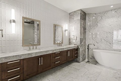 Condominio en alquiler en Tampa, Florida, 3 dormitorios, 223.34 m2 № 2314155 - foto 20