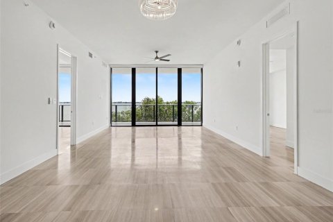 Condominio en alquiler en Tampa, Florida, 3 dormitorios, 223.34 m2 № 2314155 - foto 8