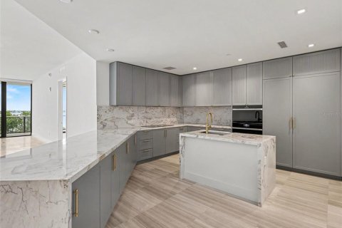 Condominio en alquiler en Tampa, Florida, 3 dormitorios, 223.34 m2 № 2314155 - foto 10