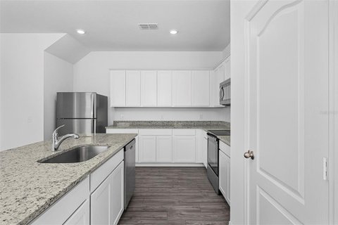 Touwnhouse à vendre à Poinciana, Floride: 3 chambres, 166.76 m2 № 2137307 - photo 6