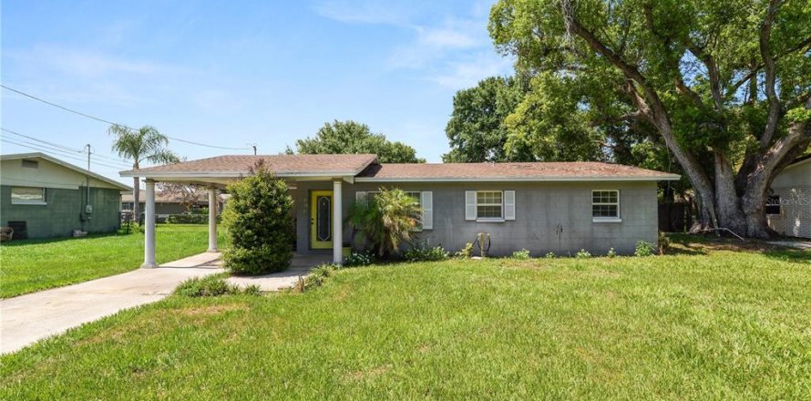 Villa ou maison à Auburndale, Floride 4 chambres, 95.32 m2 № 2232176