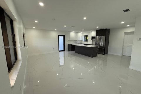 House in Goulds, Florida 4 bedrooms, 129.13 sq.m. № 1953266 - photo 8