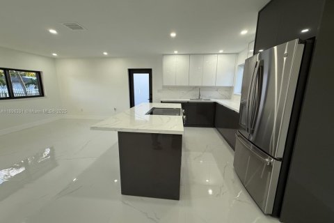 House in Goulds, Florida 4 bedrooms, 129.13 sq.m. № 1953266 - photo 12