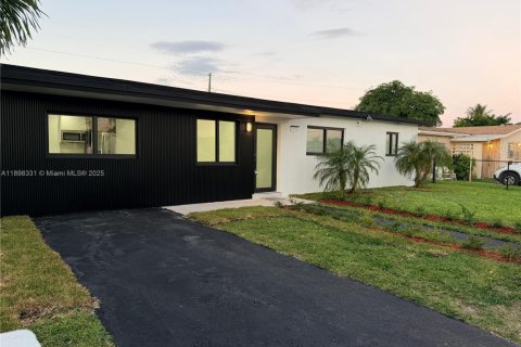 House in Goulds, Florida 4 bedrooms, 129.13 sq.m. № 1953266 - photo 5