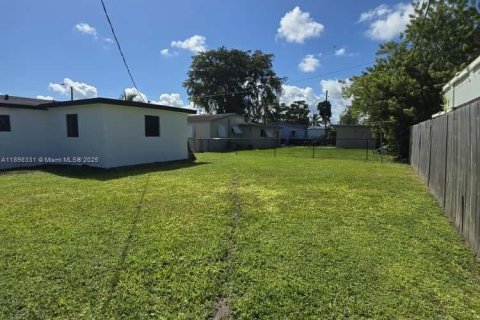 House in Goulds, Florida 4 bedrooms, 129.13 sq.m. № 1953266 - photo 22