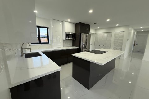 House in Goulds, Florida 4 bedrooms, 129.13 sq.m. № 1953266 - photo 11