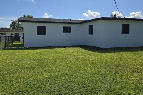 House in Goulds, Florida 4 bedrooms, 129.13 sq.m. № 1953266 - photo 21