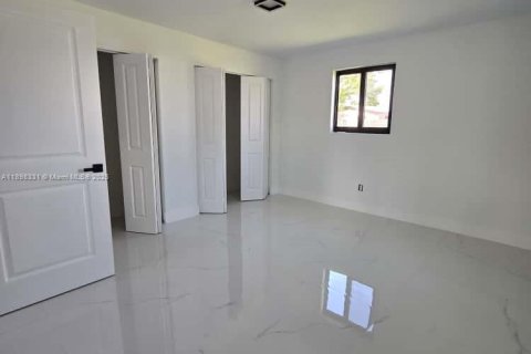House in Goulds, Florida 4 bedrooms, 129.13 sq.m. № 1953266 - photo 19