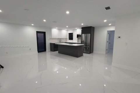 House in Goulds, Florida 4 bedrooms, 129.13 sq.m. № 1953266 - photo 7