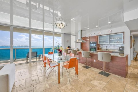 Condominio en venta en Hallandale Beach, Florida, 3 dormitorios, 191.84 m2 № 1655931 - foto 5