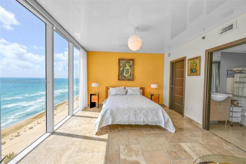 Condominio en venta en Hallandale Beach, Florida, 3 dormitorios, 191.84 m2 № 1655931 - foto 18