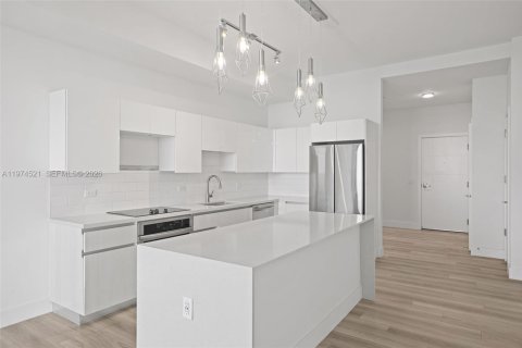 Apartment in Hallandale Beach, Florida 1 bedroom, 79.8 sq.m. № 2042932 - photo 11