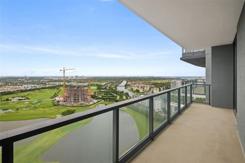 Apartment in Hallandale Beach, Florida 1 bedroom, 79.8 sq.m. № 2042932 - photo 9