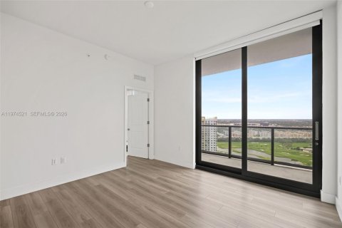 Apartment in Hallandale Beach, Florida 1 bedroom, 79.8 sq.m. № 2042932 - photo 10