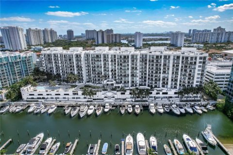 Condo à Aventura, Floride, 3 chambres  № 2079748