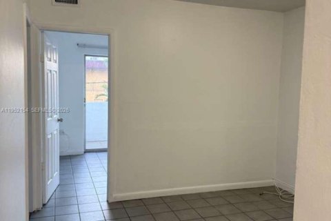 Apartamento en alquiler en Miami, Florida, 1 dormitorio № 2006509 - foto 4