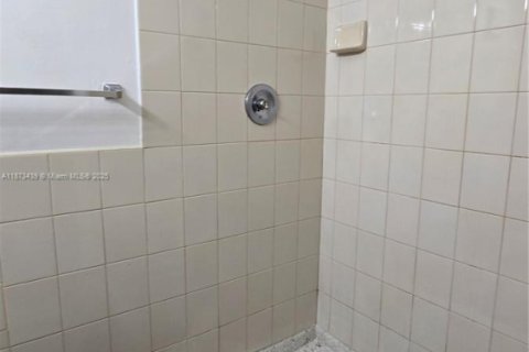 Condo in Homestead, Florida, 2 bedrooms  № 1921359 - photo 7