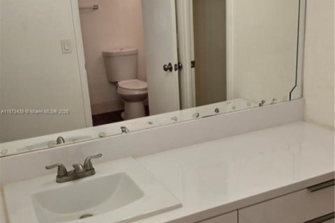 Condo in Homestead, Florida, 2 bedrooms  № 1921359 - photo 8