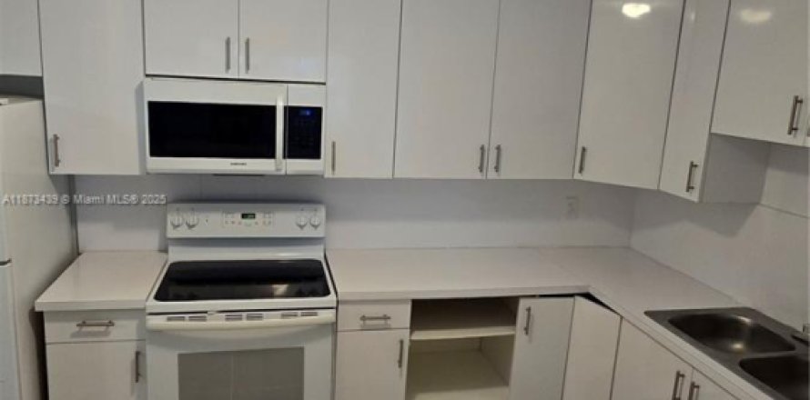 Condo in Homestead, Florida, 2 bedrooms  № 1921359