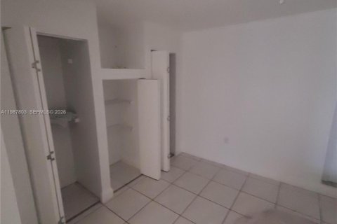 Снять в аренду кондоминиум в Майами-Лейкс, Флорида 1 спальня, 50.54м2, № 2048995 - фото 14