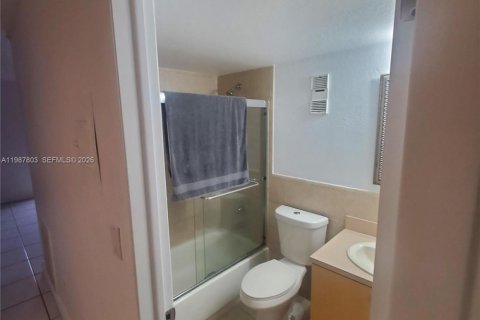 Снять в аренду кондоминиум в Майами-Лейкс, Флорида 1 спальня, 50.54м2, № 2048995 - фото 7