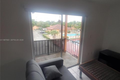 Снять в аренду кондоминиум в Майами-Лейкс, Флорида 1 спальня, 50.54м2, № 2048995 - фото 16