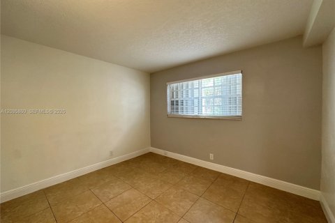 Appartement à louer à Pompano Beach, Floride: 2 chambres № 2385080 - photo 17