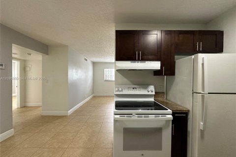 Appartement à louer à Pompano Beach, Floride: 2 chambres № 2385080 - photo 4