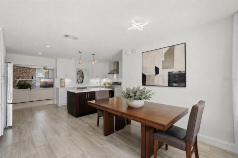 Villa ou maison à vendre à Saint Petersburg, Floride: 4 chambres, 144.83 m2 № 2226864 - photo 6