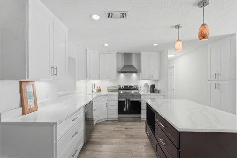 Villa ou maison à vendre à Saint Petersburg, Floride: 4 chambres, 144.83 m2 № 2226864 - photo 3