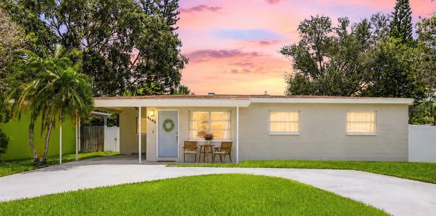 Villa ou maison à Saint Petersburg, Floride 4 chambres, 144.83 m2 № 2226864