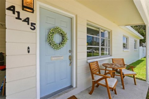 Villa ou maison à vendre à Saint Petersburg, Floride: 4 chambres, 144.83 m2 № 2226864 - photo 2