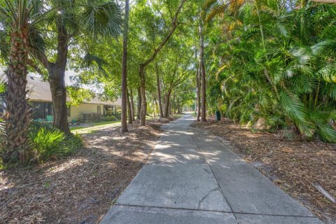 House in Sarasota, Florida 2 bedrooms, 137.03 sq.m. № 2198636 - photo 19