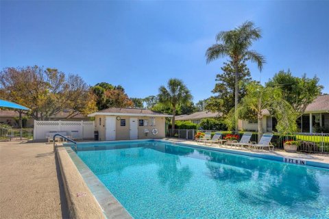 House in Sarasota, Florida 2 bedrooms, 137.03 sq.m. № 2198636 - photo 18