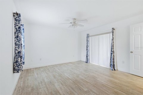 House in Sarasota, Florida 2 bedrooms, 137.03 sq.m. № 2198636 - photo 14