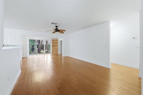 House in Sarasota, Florida 2 bedrooms, 137.03 sq.m. № 2198636 - photo 11
