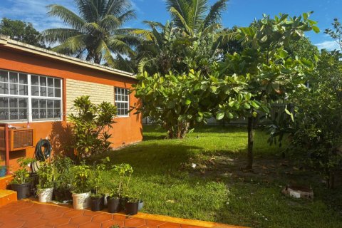 Casa en venta en Miami, Florida, 3 dormitorios, 91.42 m2 № 1844003 - foto 1