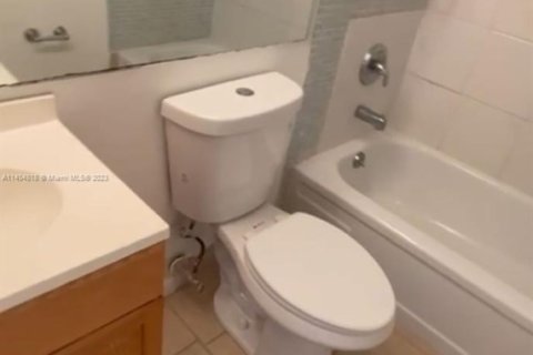 Condo in West Palm Beach, Florida, 1 bedroom  № 1763667 - photo 7