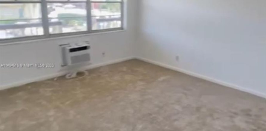 Condo in West Palm Beach, Florida, 1 bedroom  № 1763667