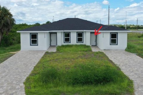 Apartamento en alquiler en Port Charlotte, Florida, 3 dormitorios, 107.95 m2 № 1915909 - foto 1