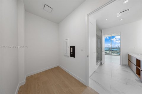 Copropriété à louer à Miami, Floride: 2 chambres № 2301382 - photo 13