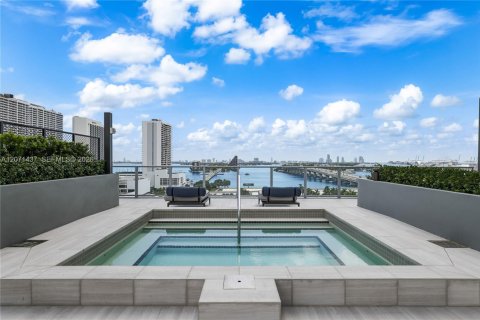Copropriété à louer à Miami, Floride: 2 chambres № 2301382 - photo 25