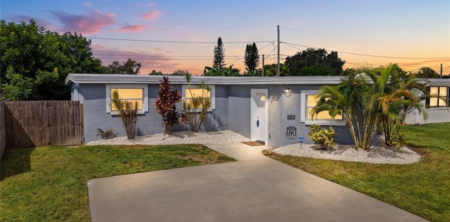 Casa en Seminole, Florida 4 dormitorios, 138.52 m2 № 2388805