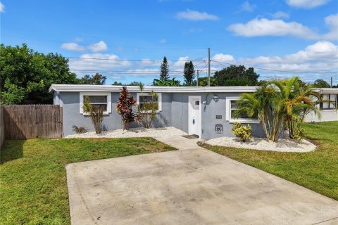 Casa en venta en Seminole, Florida, 4 dormitorios, 138.52 m2 № 2388805 - foto 2