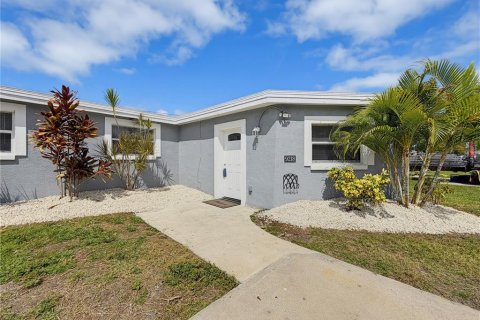 Casa en venta en Seminole, Florida, 4 dormitorios, 138.52 m2 № 2388805 - foto 5